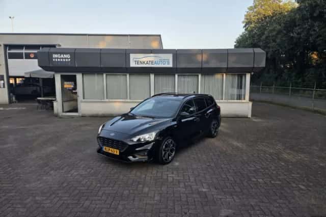 Ford Focus (2021) thumbnail 2