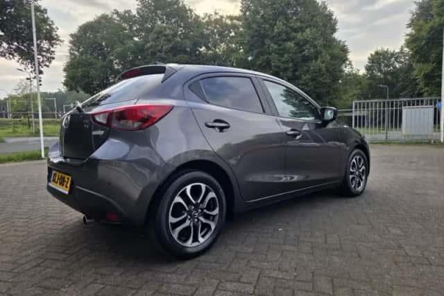 Mazda 2 (2017) thumbnail 3