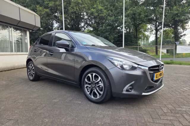 Mazda 2 (2017) thumbnail 5