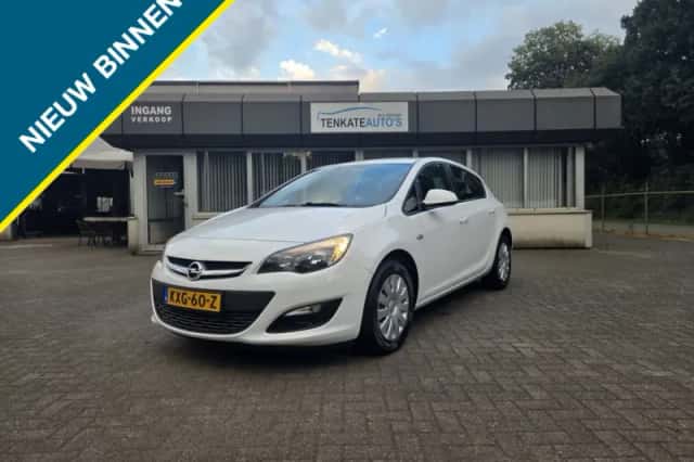Opel Astra (2015) thumbnail 1