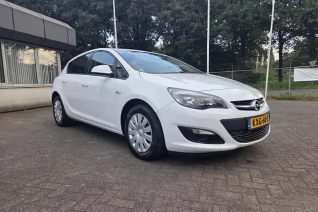 Opel Astra (2015) thumbnail 5