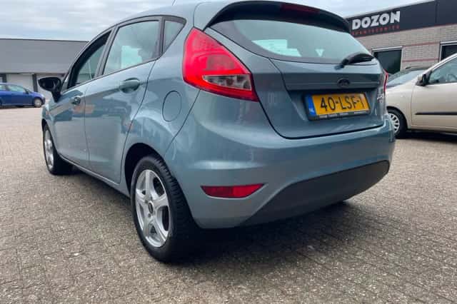 Ford Fiesta (2009) thumbnail 5