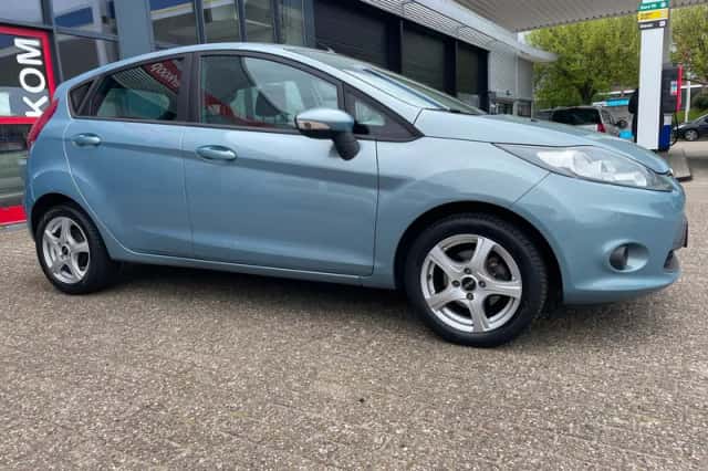 Ford Fiesta (2009) thumbnail 6