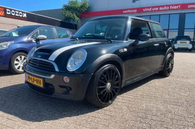 MINI Cooper S (2003) thumbnail 3