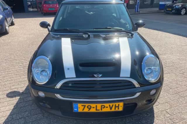 MINI Cooper S (2003) thumbnail 5