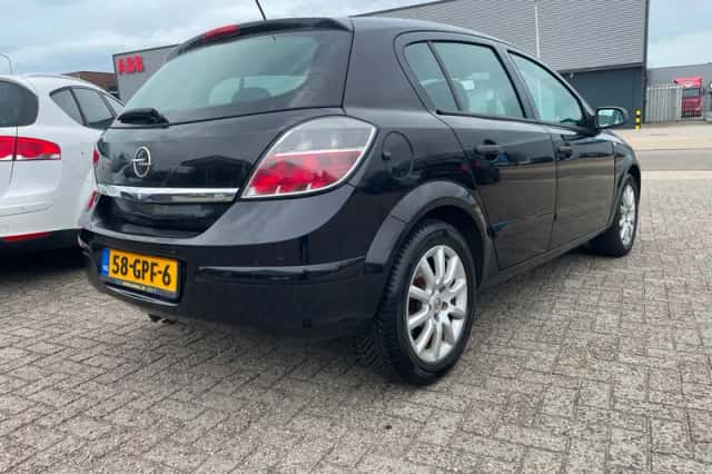 Opel Astra (2008) thumbnail 6