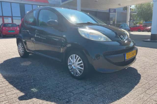 Peugeot 107 (2008) thumbnail 3