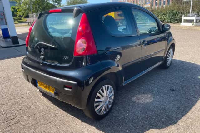 Peugeot 107 (2008) thumbnail 4