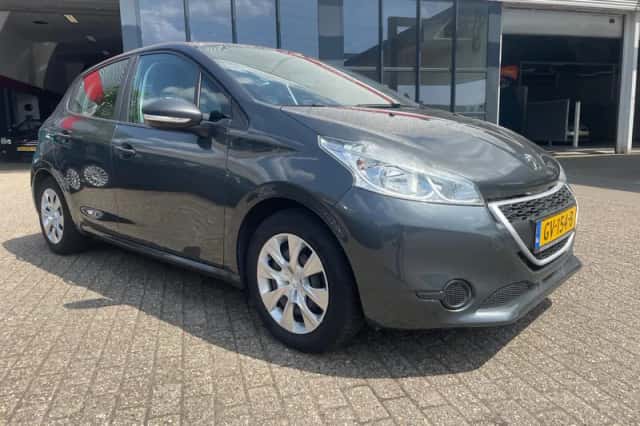 Peugeot 208 (2013) thumbnail 2