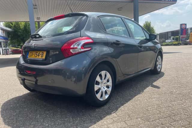 Peugeot 208 (2013) thumbnail 6
