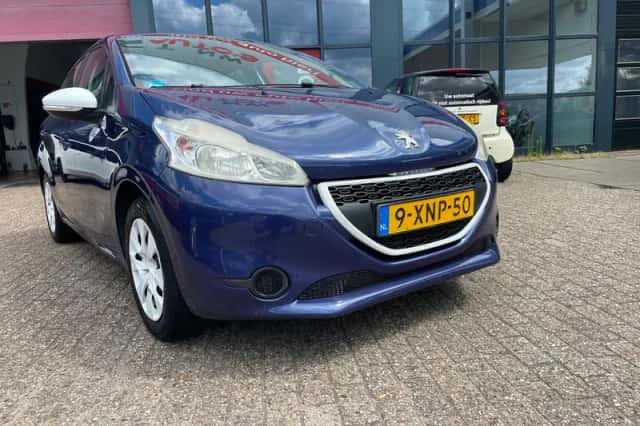 Peugeot 208 (2014) thumbnail 3