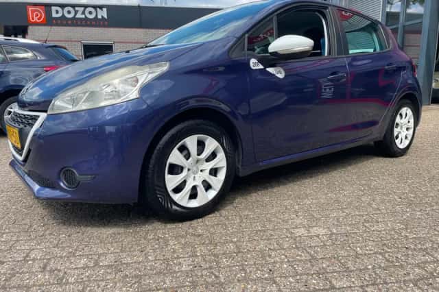 Peugeot 208 (2014) thumbnail 5