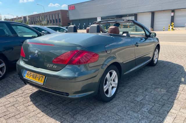 Peugeot 307 CC (2004) thumbnail 3