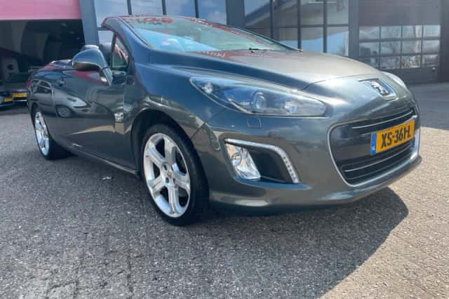 Peugeot 308 (2015) thumbnail 3