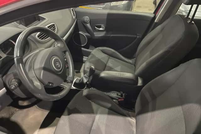 Renault Clio (2010) thumbnail 4