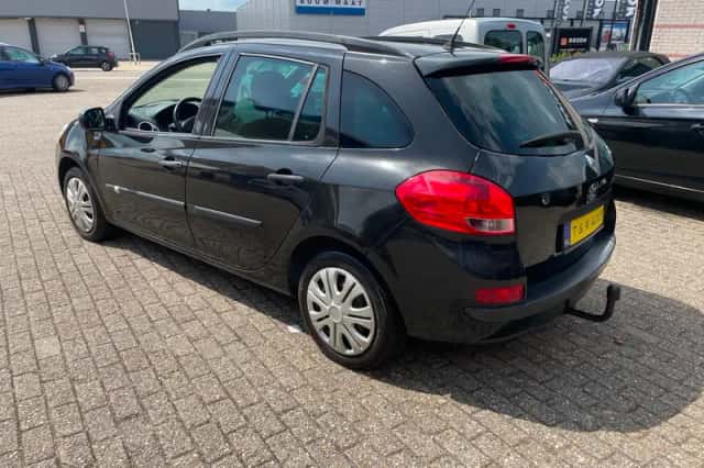 Renault Clio (2011) thumbnail 5
