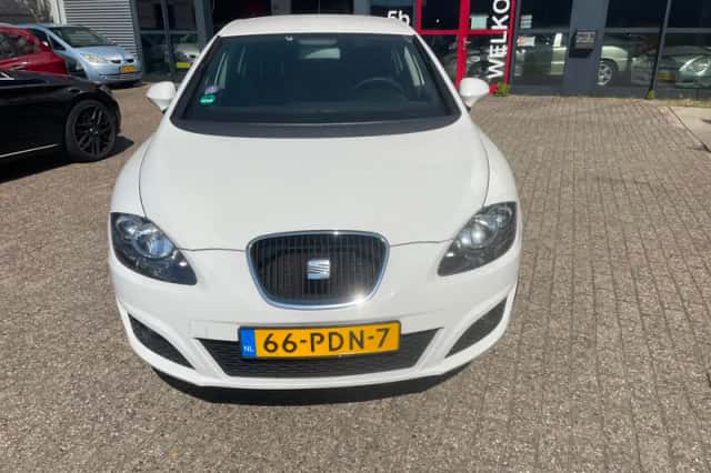 SEAT Leon (2011) thumbnail 3