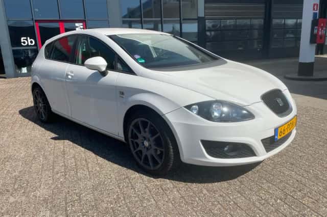 SEAT Leon (2011) thumbnail 4