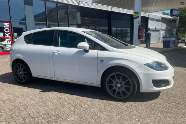 SEAT Leon (2011) thumbnail 6