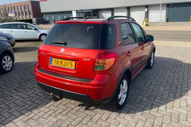 Suzuki SX4 (2009) thumbnail 4