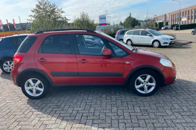 Suzuki SX4 (2009) thumbnail 5