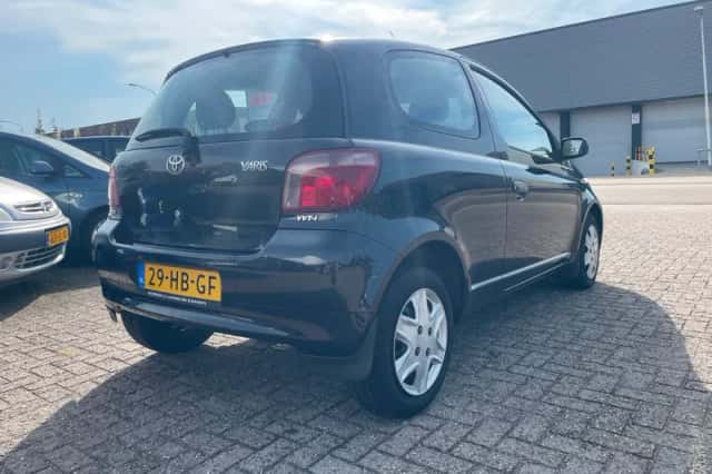 Toyota Yaris (2001) thumbnail 3