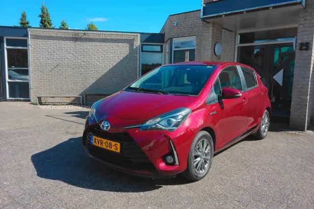 Toyota Yaris (2017) thumbnail 1