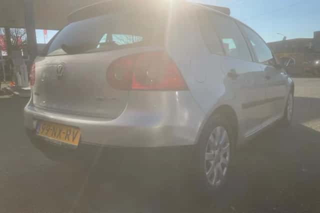 Volkswagen Golf (2004) thumbnail 4