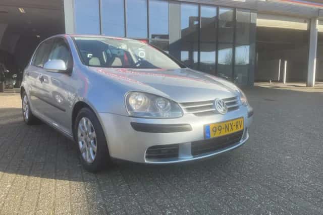 Volkswagen Golf (2004) thumbnail 5