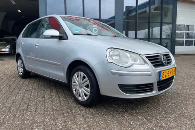 Volkswagen Polo (2006) thumbnail 3