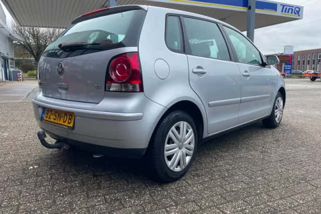 Volkswagen Polo (2006) thumbnail 5