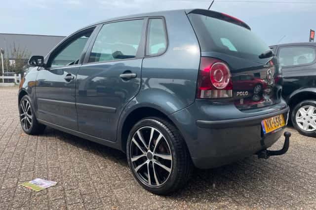 Volkswagen Polo (2006) thumbnail 3