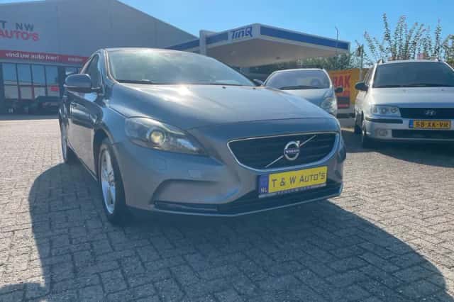 Volvo V40 (2016) thumbnail 6
