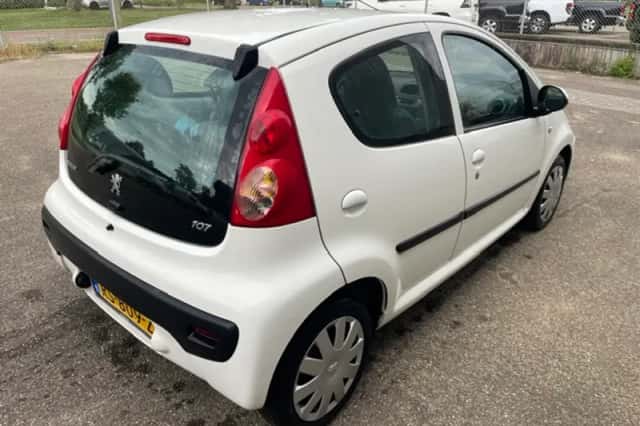 Peugeot 107 (2008) thumbnail 3