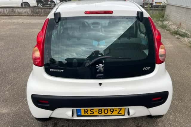 Peugeot 107 (2008) thumbnail 4