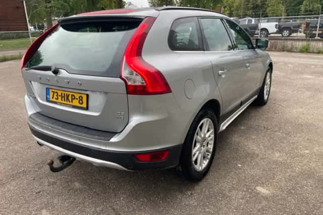 Volvo XC60 (2009) thumbnail 3