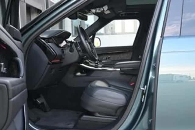 Land Rover Range Rover Sport (2023) thumbnail 2