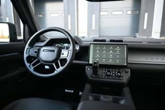 Land Rover Defender (2026) thumbnail 6
