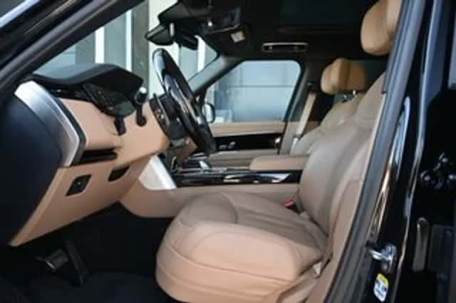 Land Rover Range Rover (2024) thumbnail 2