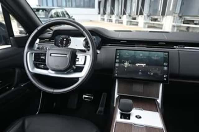 Land Rover Range Rover (2024) thumbnail 6