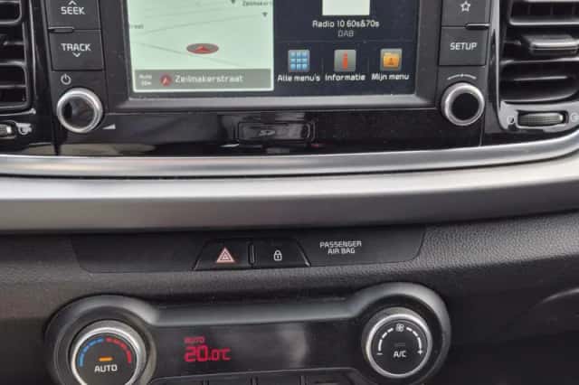 Kia Rio (2019) thumbnail 6