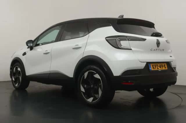 Renault Captur (2025) thumbnail 3