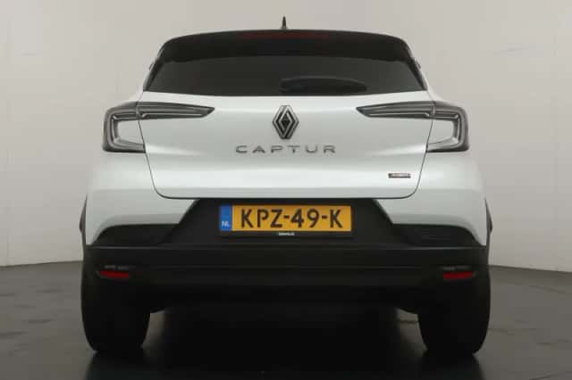 Renault Captur (2025) thumbnail 4