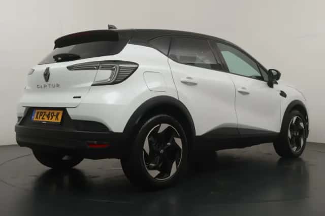 Renault Captur (2025) thumbnail 5