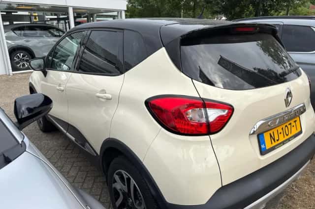 Renault Captur (2017) thumbnail 3
