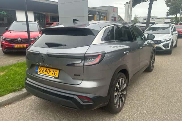 Renault Austral (2023) thumbnail 4