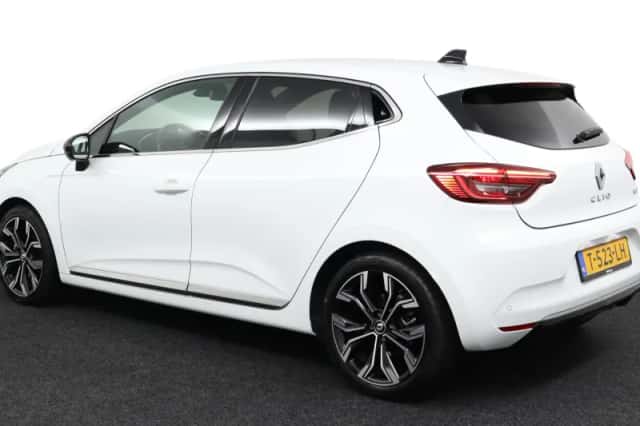Renault Clio (2023) thumbnail 3