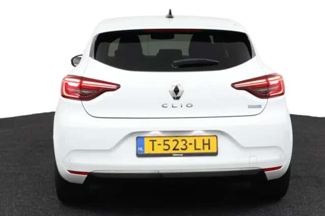 Renault Clio (2023) thumbnail 4
