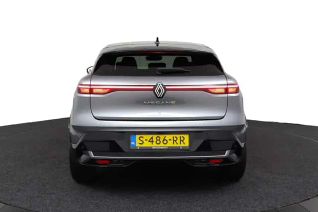 Renault Mégane E-Tech (2023) thumbnail 4