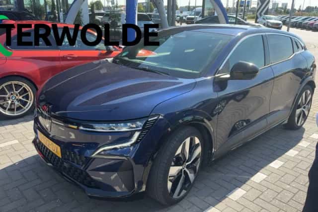 Renault Mégane E-Tech (2023) thumbnail 1